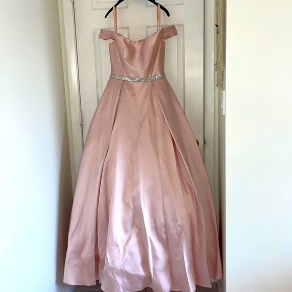 Dress - Picture 1 of 4